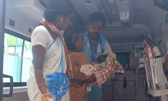  108 Personnel Who Responded In Time. Mother And Child Are Healthy, Rajanna Siris-TeluguStop.com