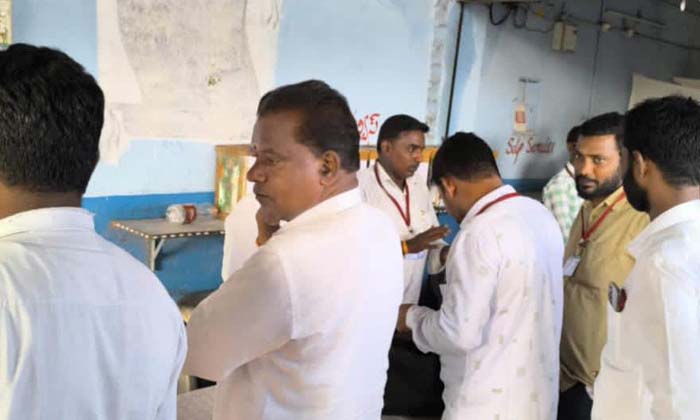  Auto Union Elections Are Going On Peacefully In Vemulawada , Vemulawada, Sandrag-TeluguStop.com