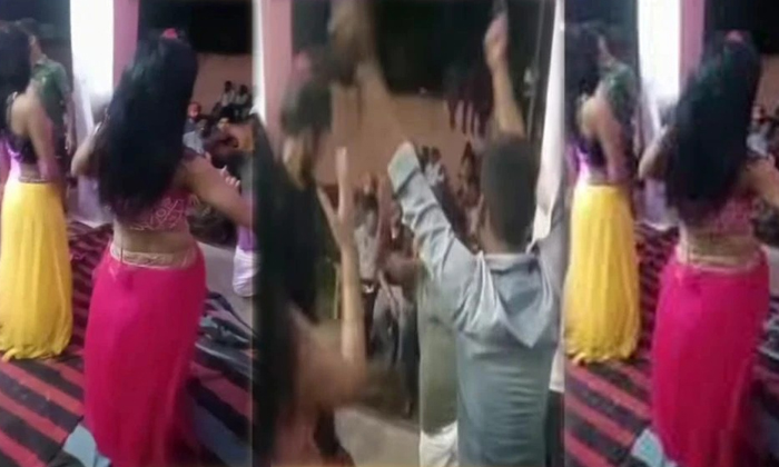  Bar Girls Dance In Bihar Government School Viral Video Details, Vulgar Dancing ,-TeluguStop.com