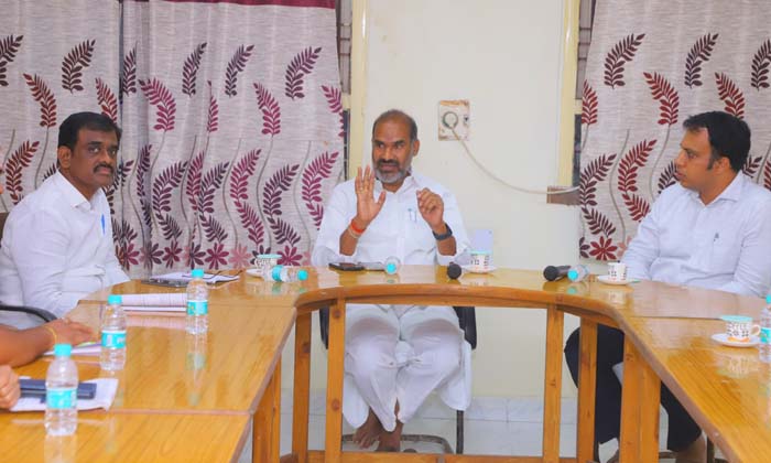  Bathukamma And Devi Navratri Festivals Should Be Celebrated With Grandeur , Dev-TeluguStop.com