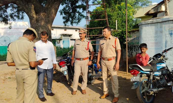  community Contact Program For Crime Control Vemulawada Asp Seshadrini Reddy , A-TeluguStop.com