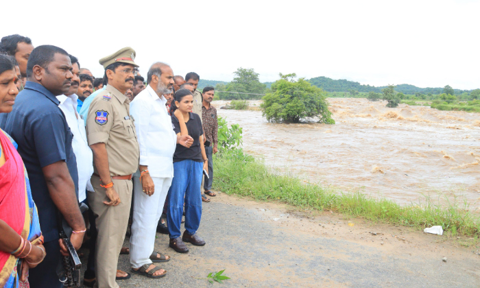  Government Whip Adi Srinivas Inspects Flood Prone Areas, Government Whip Adi Sri-TeluguStop.com