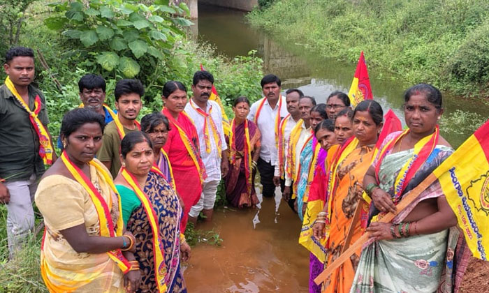  Fishermen Are Worried About Filling The Big Pond In Ramannapet, Fishermen, Yadad-TeluguStop.com