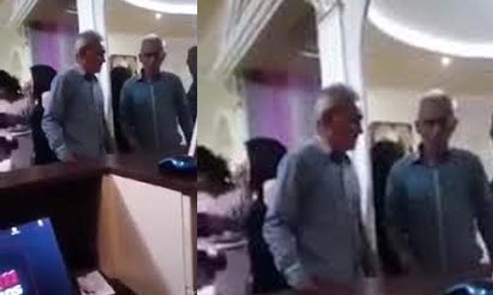  See What Viral Peggesina Uncle Is Doing In Front Of The Mirror, Drunken, Old Man-TeluguStop.com