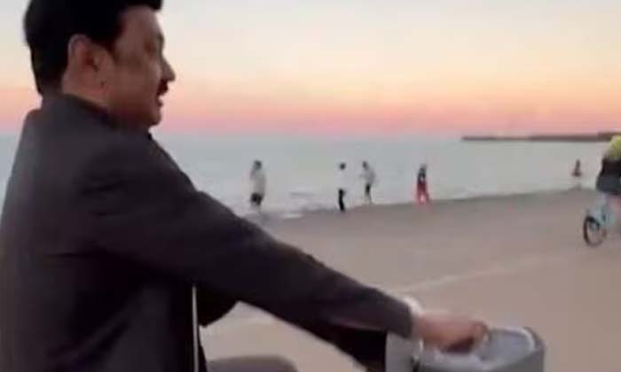  Video Of Stalin's Bicycle Ride In America Goes Viral, Cm, Mk Stalin, Enjoys, Cyc-TeluguStop.com