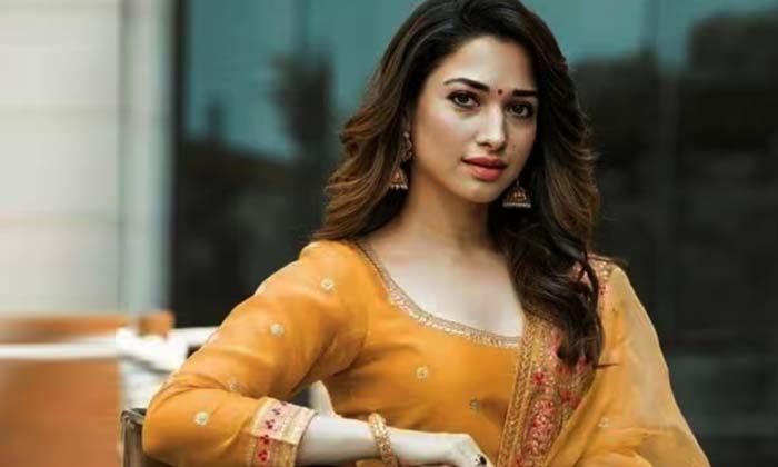  Tamannah Sensational Comments About Her Relation Ship Details Inside Goes Viral-TeluguStop.com