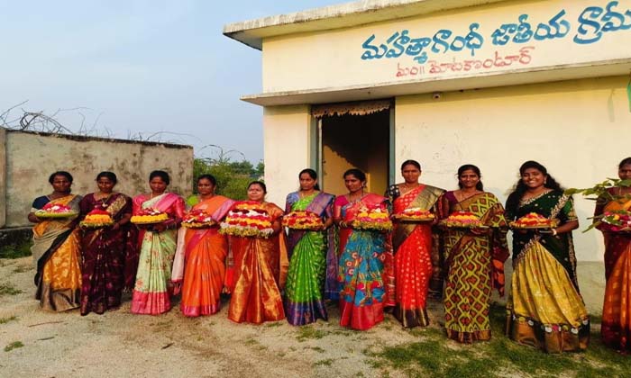  Bathukamma Festival Symbolizes Telangana Cultural Traditions-mpdo Indira, Bathuk-TeluguStop.com