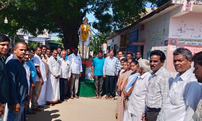  District Swachh Bharat Officer Suresh Revealed That Youth Should Be In The Lead-TeluguStop.com