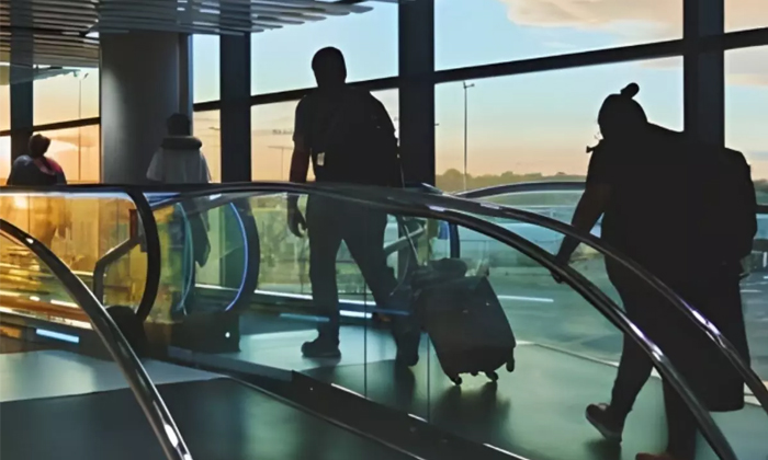 Embarrassed Nri Calls Out Fellow Indians On Germany Flight Post Viral Details, I Embarrassed Nri Calls Out Fellow Indians On Germany Flight Post Viral Details, I-TeluguStop.com