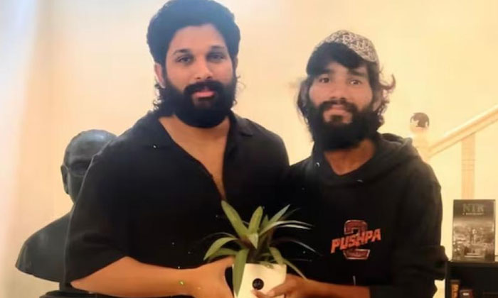  Uttar Pradesh Fan Met Allu Arjun, Uttar Pradesh, Allu Arjun, Fan, Tollywood, Ico-TeluguStop.com