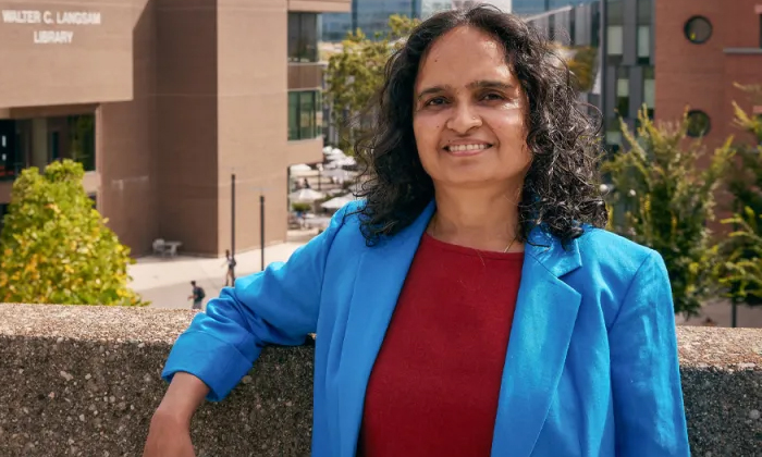  Indian - Origin Professor Shailaja Paik Receives Us Genius Grant On Dalit Studie-TeluguStop.com