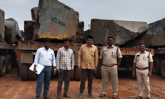  13 Trolleys Carrying Granite Seized In Kodada ,kodada , Granite , Mining Aut-TeluguStop.com