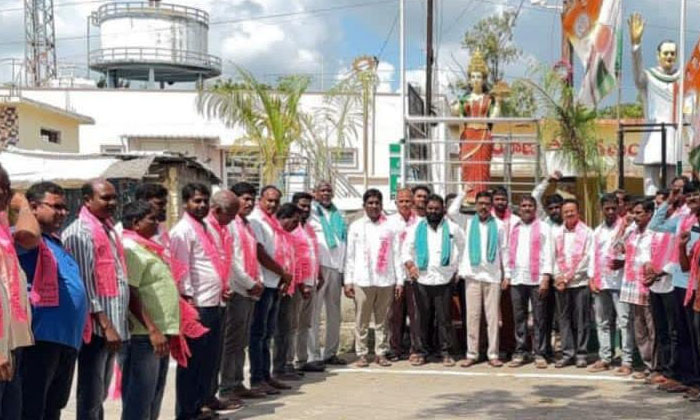  Protest Of Brs Party Leaders On Rythu Bharosa In Chandurthi , Rythu Bharosa , Ch-TeluguStop.com