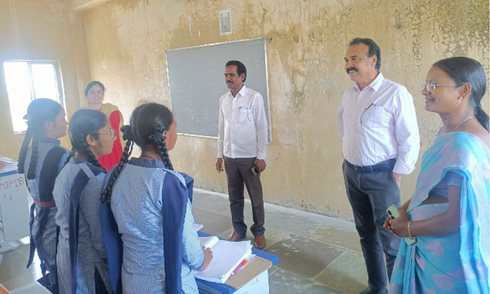  School Should Have A Healthy Environment Additional Collector Gangadhar, School-TeluguStop.com