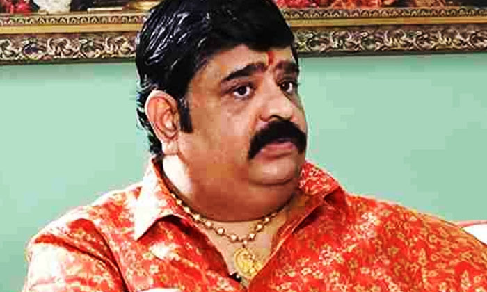 Telangana High Court Gives Big Shock To Venuswamy , Venu Swamy, Sobhita, Nagacha Telangana High Court Gives Big Shock To Venuswamy , Venu Swamy, Sobhita, Nagacha-TeluguStop.com
