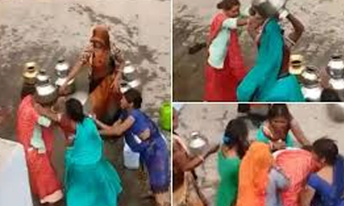  Women Who Are Affected By The Village Fight That Goes Viral!, Fierce Fight ,betw-TeluguStop.com