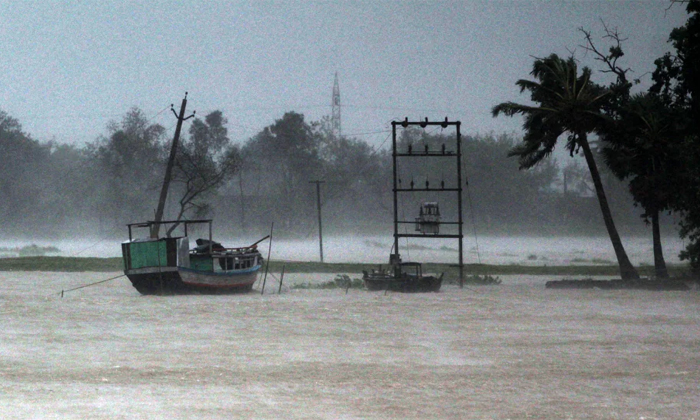  Effect Of Dana Cyclone On Andhra Pradesh Details, Tufan , Dana Thufan, Cyclone,-TeluguStop.com