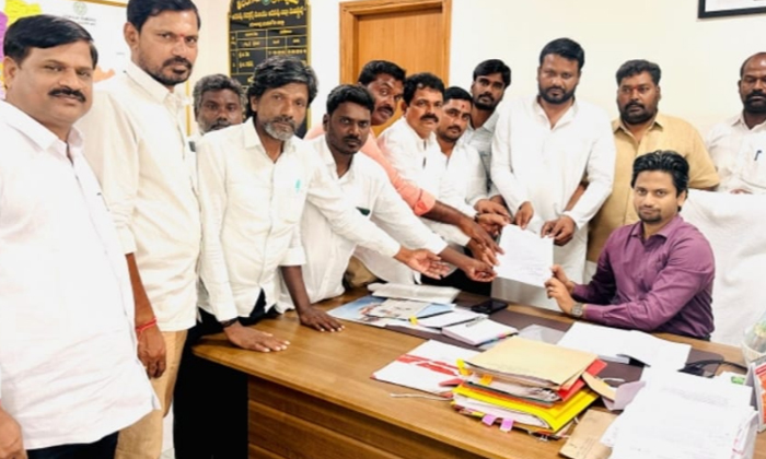  Protest Against The Adani Industry, Protest , Adani Industry, Ambuja Cement Indu-TeluguStop.com