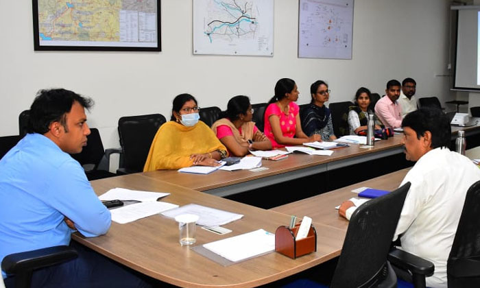  District Collector Sandeep Kumar Jha Should Provide Efficient Services Through V-TeluguStop.com