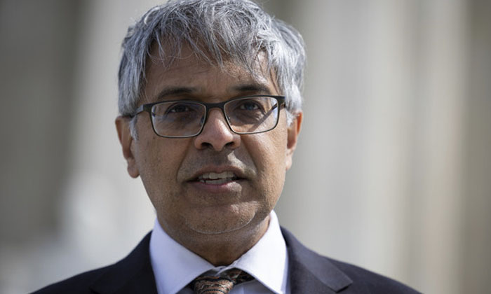  Indian Origin Jay Bhattacharya Named As National Institutes Of Health Director I-TeluguStop.com