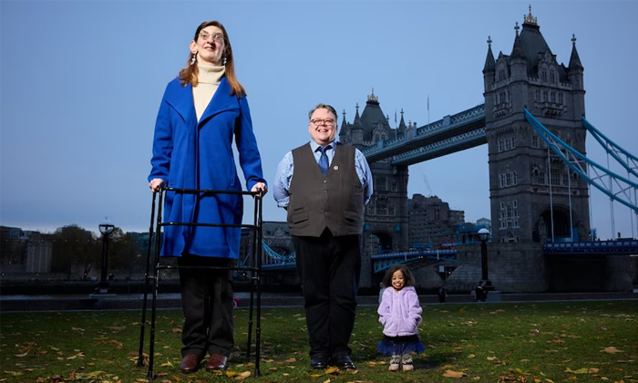  Jyoti Amge And Rumeysa Gelgi Adorable Moment Worlds Shortest And Tallest Women M-TeluguStop.com