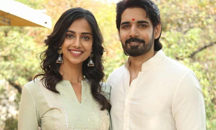  Meenakshi Chowdary Gives Clarity About Marrige Rumours With Akkineni Hero Detail-TeluguStop.com