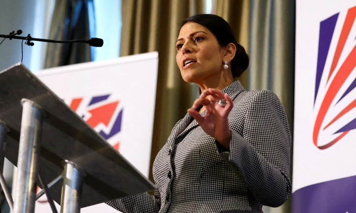  New Uk Opposition Leader Kemi Badenoch Picks Priti Patel As Her Shadow Foreign S-TeluguStop.com