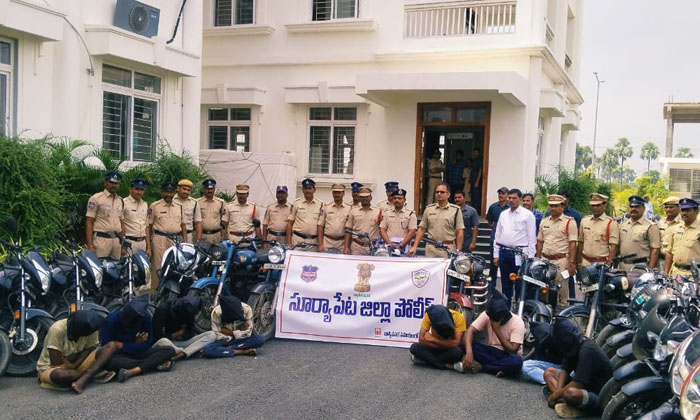  The Police Targeted Expensive Bikes In The Districts , Districts, Police Targete-TeluguStop.com