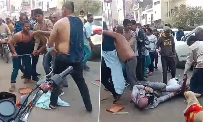  Uttar Pradesh Fight Breaks Out Between Shopkeepers Over Keeping Goods Outside Sh-TeluguStop.com