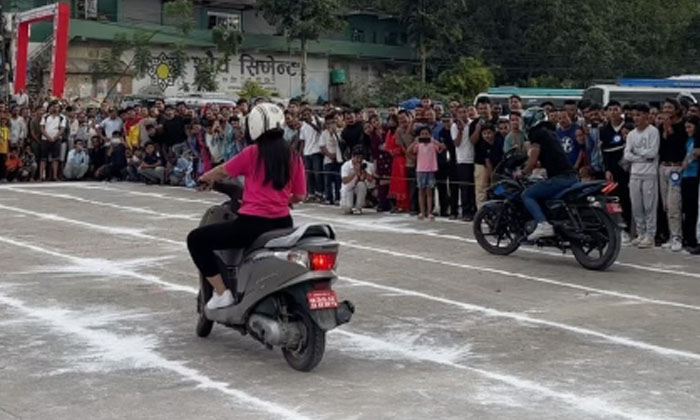  Who Won The Tough Fight Between The Young Woman And The Young Man In The Video S-TeluguStop.com