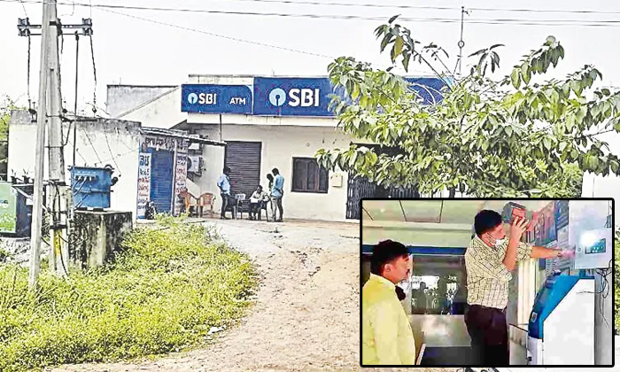  Massive Theft At Warangal Sbi Bank 15crores Worth Gold Ornaments Robbed Details,-TeluguStop.com