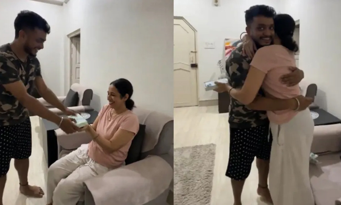 Son Surprises Mom With Apple Iphone 15 On Diwali Video Viral Details, Viral Vide-TeluguStop.com