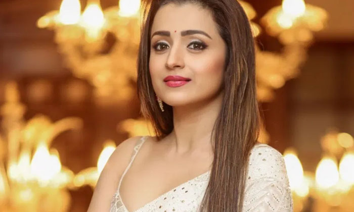  Trisha Dating A Tamil Hero Star Heroine Who Reacted For The First Time Actually-TeluguStop.com