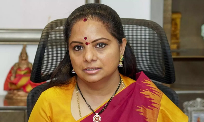  Why Brs Mlc Kavitha Silent On Telangana Politics Details, Kcr, Kalvakuntla Kavit-TeluguStop.com