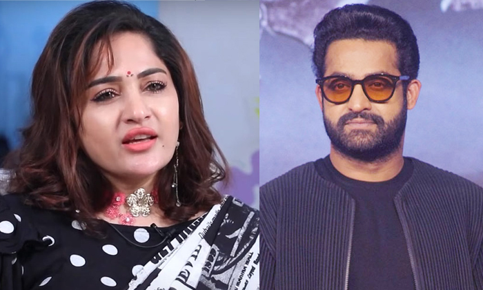  Actress Madhavi Latha Fire On Ntr Fan Kaushik Mother Details, Kaushik, Ntr, Mad-TeluguStop.com