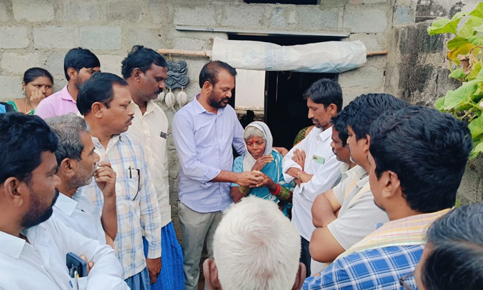  Bgr Foundation Stands By The Affected Families, Bgr Foundation, Nalgonda Distric-TeluguStop.com