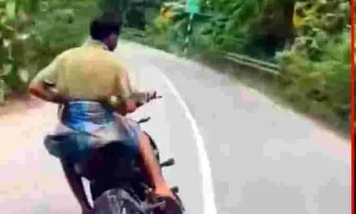  If Viral Does Such Stunts It Will Be Inviting Death, Bike , Driver, Stuns, Viral-TeluguStop.com