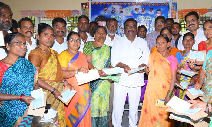  Kalyana Lakshmi Checks Distributed By M. M. Medicines , M. M. Medicines , Kalyan-TeluguStop.com