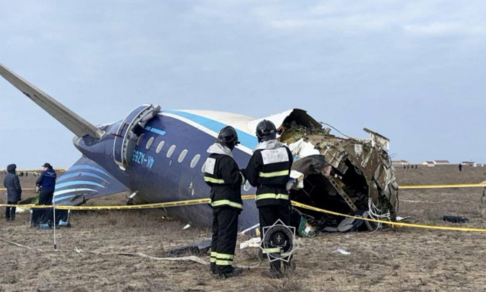  Kazakhstan Plane Crash Azerbaijan Airlines Passenger Captures Horror Moments In-TeluguStop.com