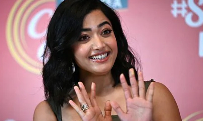  Netizens Fire On Actress Rashmika Mandanna ,rashmika,allu Arjun, Pushpa 2,vijay-TeluguStop.com