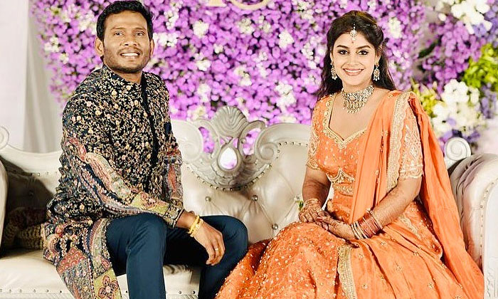  Bigg Boss 8 Telugu Sonia Akula Wedding Photos Viral On Social Media, Bigg Boss T-TeluguStop.com