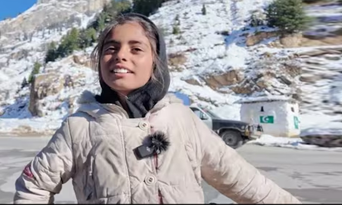  Pakistani Girl Selling Snacks In Fluent English...it's Mind-blowing To Hear, Shu-TeluguStop.com