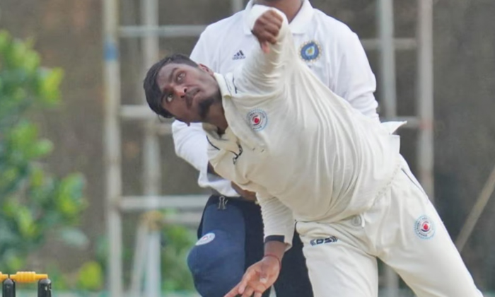  Suman Kumar Created History By Taking 10 Wickets Including A Hat-trick, 10 Wicke-TeluguStop.com