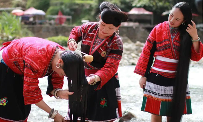  Because Every Single Woman Out There Has Six Feet Of Hair , Chinese, Viral Lates-TeluguStop.com