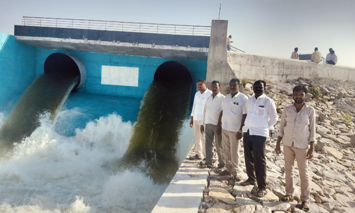  Congress Leaders Inspected Malkapeta Reservoir, Congress Leaders ,malkapeta Rese-TeluguStop.com