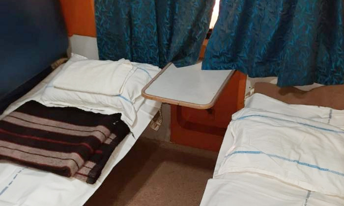  Good News Railway Passengers Regarding Blankets Bed Sheets Details, Latest News-TeluguStop.com