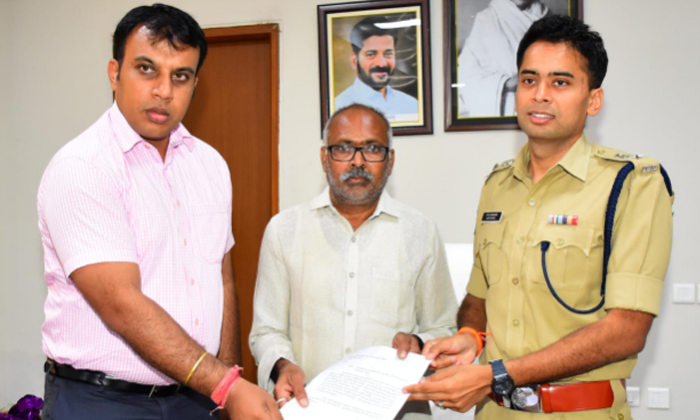  Handover Of Three Acres Of Encroached Government Land, Encroached Government La-TeluguStop.com