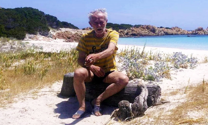  Italian Man Who Spent 32 Years Alone On Island Dies Three Years After Returning-TeluguStop.com