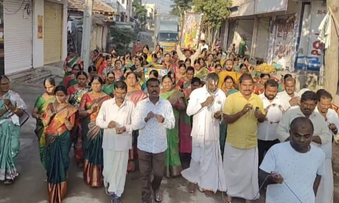  Nagara Sankirtana Under The Leadership Of Women Devotees On The Occasion Of Goda-TeluguStop.com