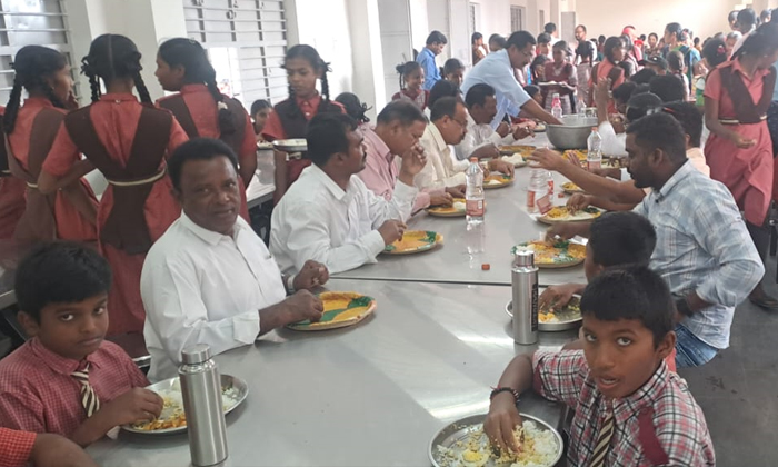  Officials And Leaders Who Inspected The Lunch, , Inspected Lunch, Mid Day Meal S-TeluguStop.com